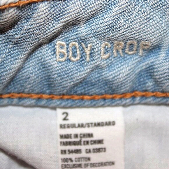 American Eagle Boy Crop Distressed Light Wash Jeans - Size 2 - Picture 10 of 12